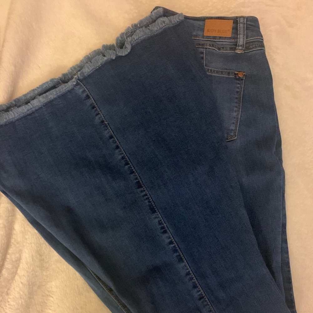 Judy Blue Super Flare Jeans